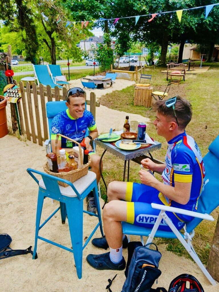 boire-un-verre-tinténiac-tinté-plage-pieds-dans-le-sable