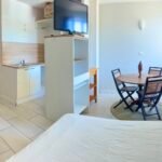chambre-3-personnes-hotel-relais-guinguette-tinténiac